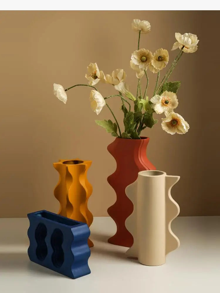 vase-en-c-ramique-g-om-trique-pour-arrangements-floraux-artisanaux-3.png