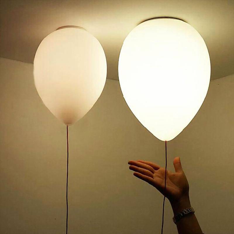 Lampe plafond enfant suspendue LED maison et ballons - Comptoir