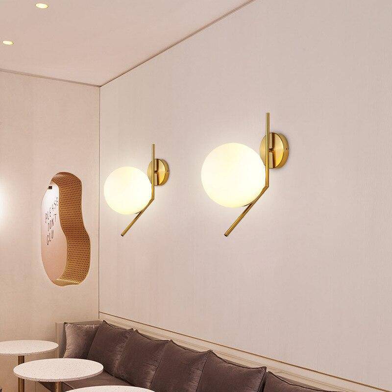 Applique murale dorée élégante et moderne boule en verre - Inspiration Flos  IC